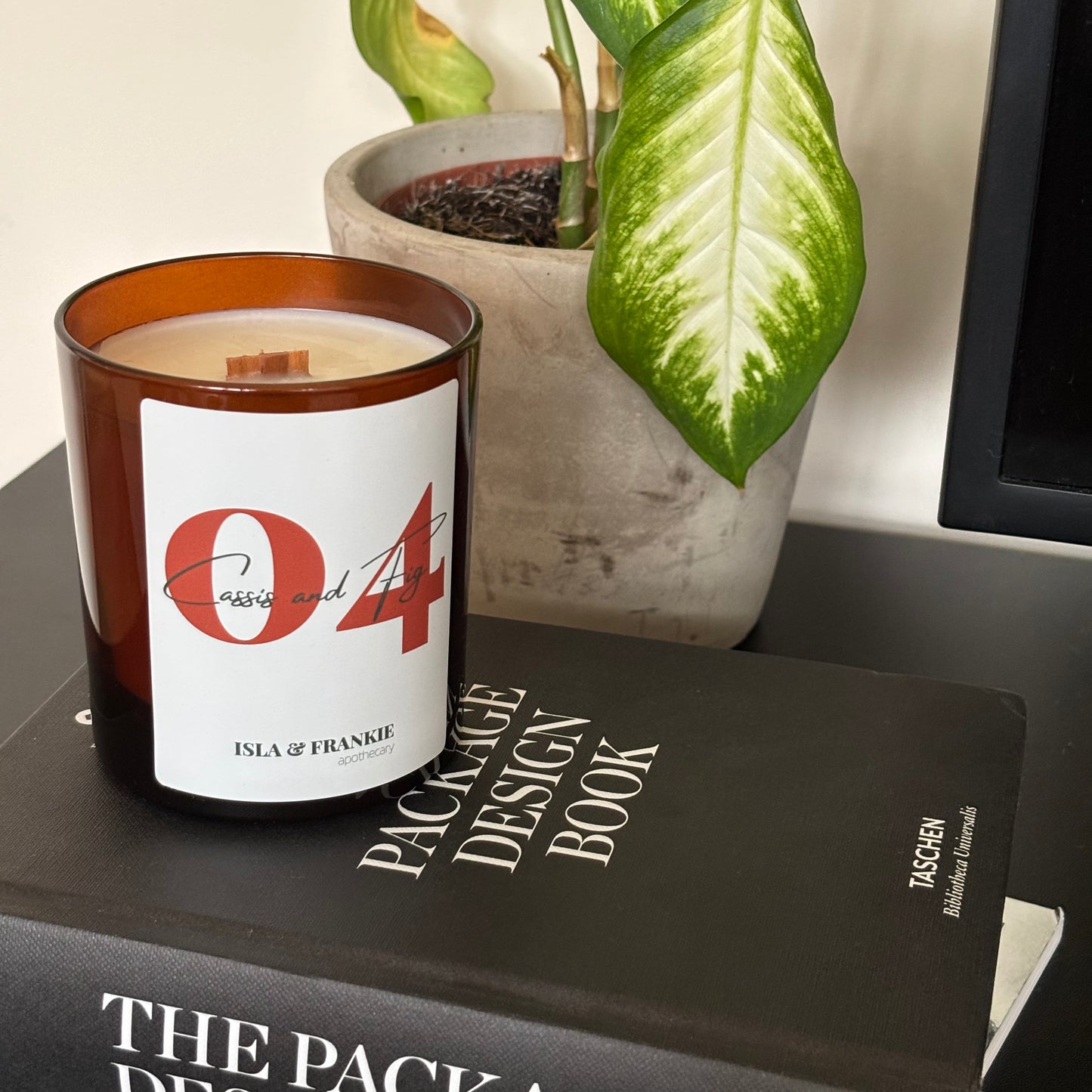 04 - Cassis and Fig Candle